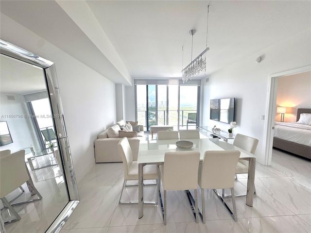 16385 Biscayne Blvd 2720, North Miami Beach, FL 33160