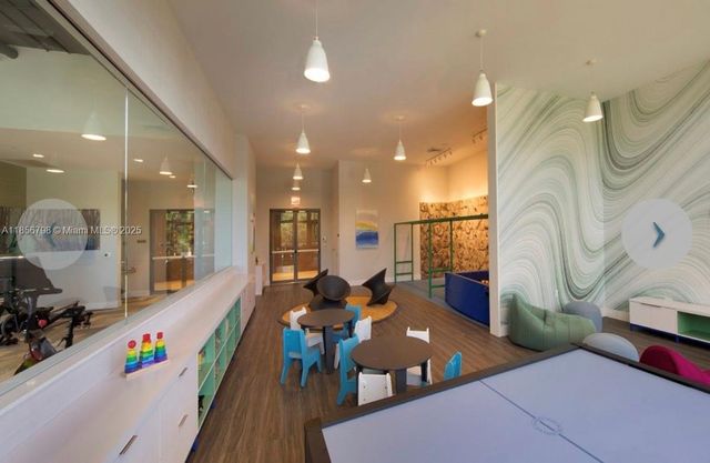 16385 Biscayne Blvd 2720, North Miami Beach, FL 33160