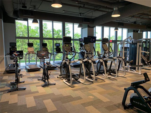 16385 Biscayne Blvd 2720, North Miami Beach, FL 33160