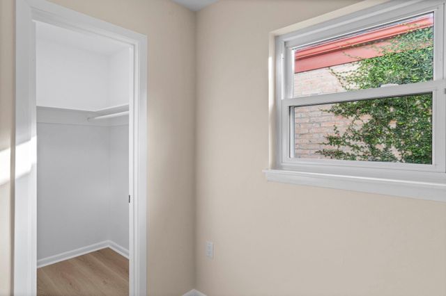 9610 Meadowglen Lane, Houston, TX 77063