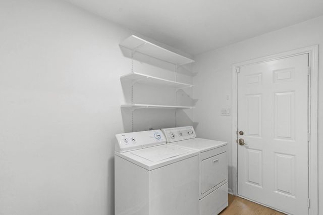 9610 Meadowglen Lane, Houston, TX 77063