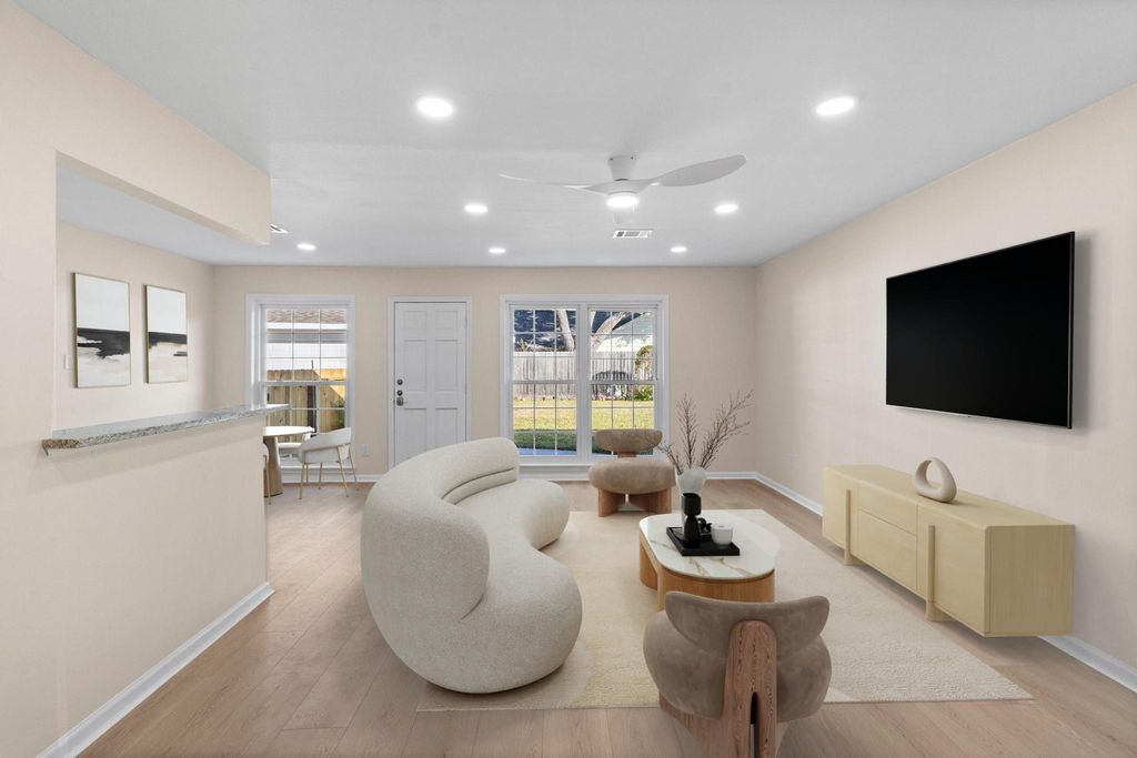 9610 Meadowglen Lane, Houston, TX 77063