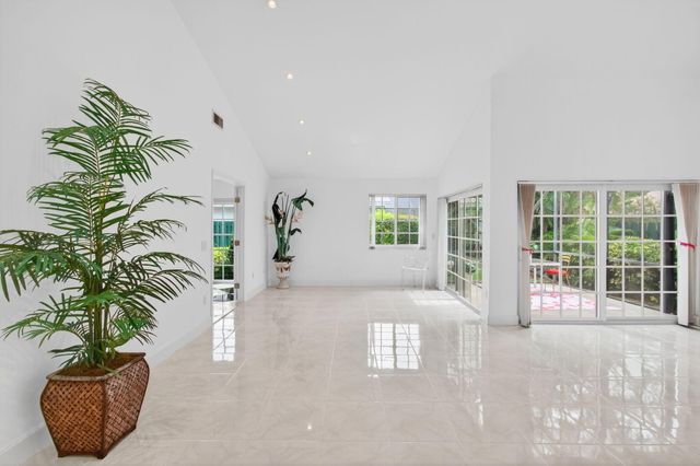 6105 Via Laguna Lane, Boca Raton, FL 33433