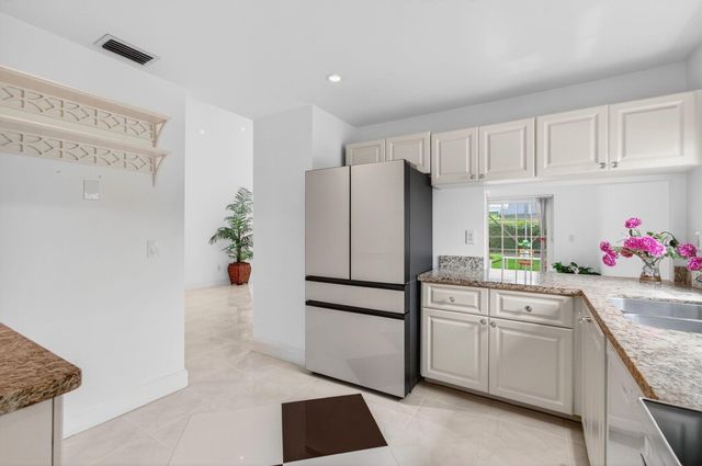 6105 Via Laguna Lane, Boca Raton, FL 33433