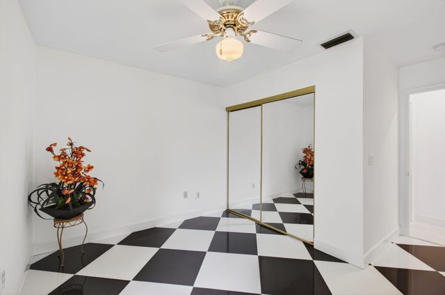 6105 Via Laguna Lane, Boca Raton, FL 33433