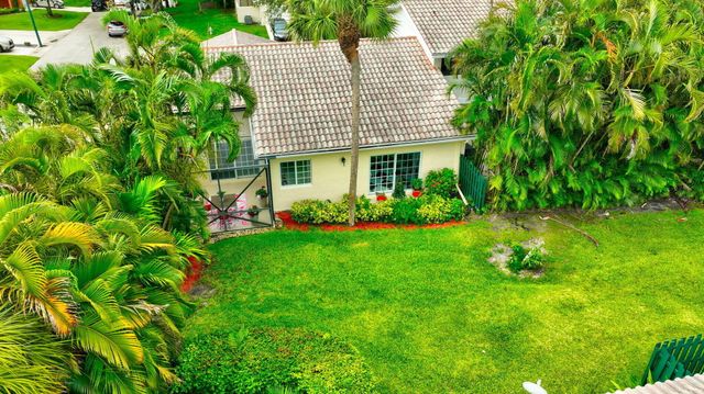 6105 Via Laguna Lane, Boca Raton, FL 33433