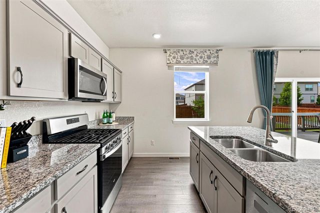 430 Thrush Place, Johnstown, CO 80534