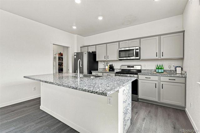 430 Thrush Place, Johnstown, CO 80534