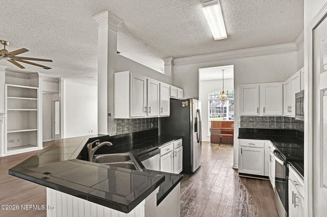 1556 LAKEWAY Drive, Fleming Island, FL 32003