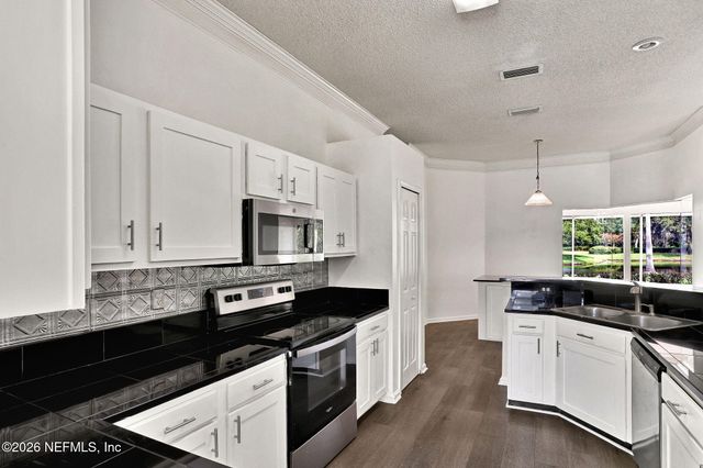 1556 LAKEWAY Drive, Fleming Island, FL 32003