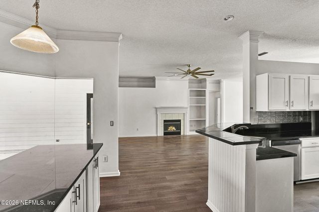 1556 LAKEWAY Drive, Fleming Island, FL 32003
