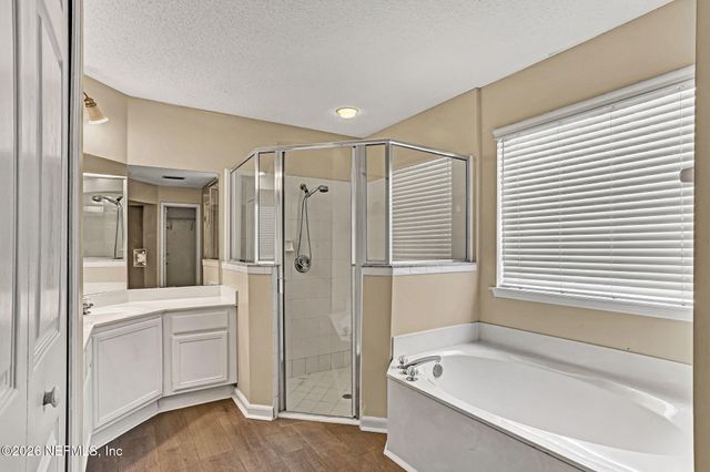 1556 LAKEWAY Drive, Fleming Island, FL 32003
