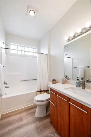 7037 La Tijera E201, Los Angeles, CA 90045