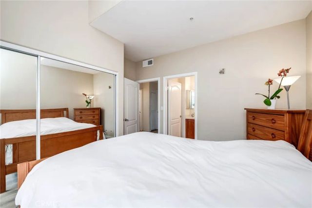 7037 La Tijera E201, Los Angeles, CA 90045