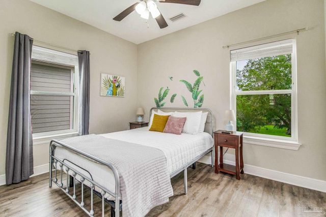 1002 W Main St, Pensacola, FL 32502