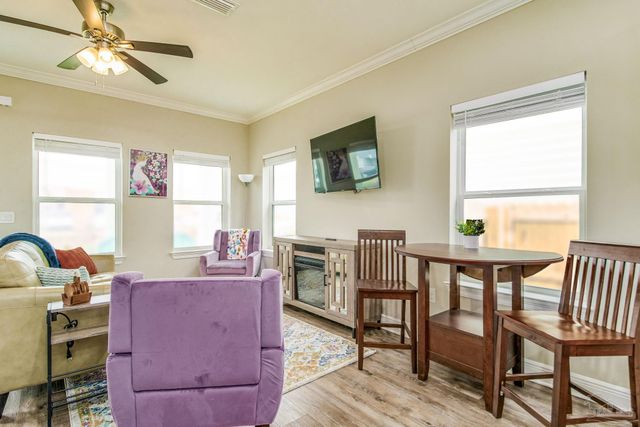 1002 W Main St, Pensacola, FL 32502