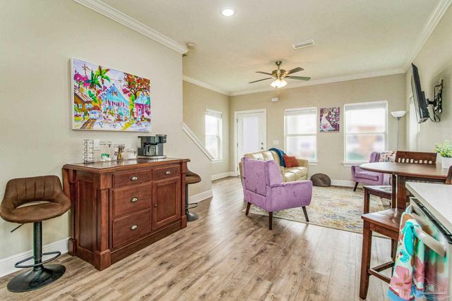 1002 W Main St, Pensacola, FL 32502