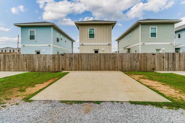 1002 W Main St, Pensacola, FL 32502