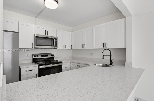 800 SW 104th Ct A-103, Miami, FL 33174