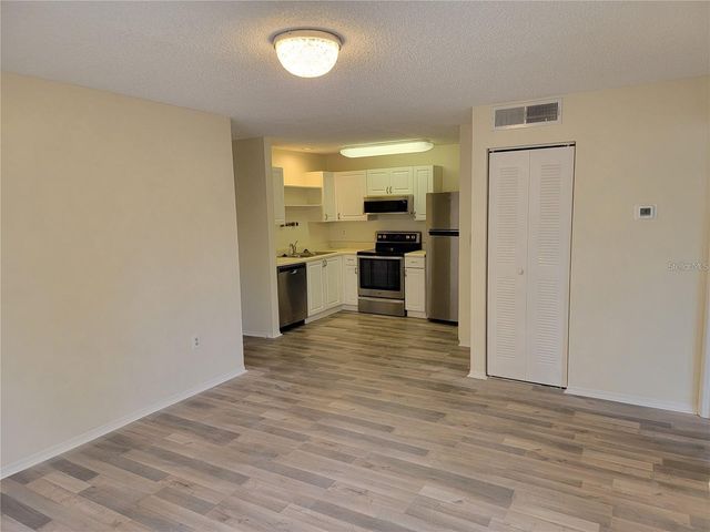 4211 CHATHAM OAK COURT 113, Tampa, FL 33624