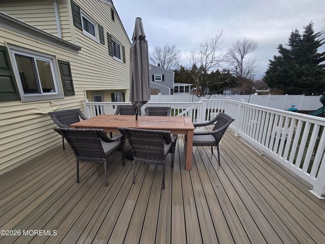 5 Stratton Place, Middletown, NJ 07748