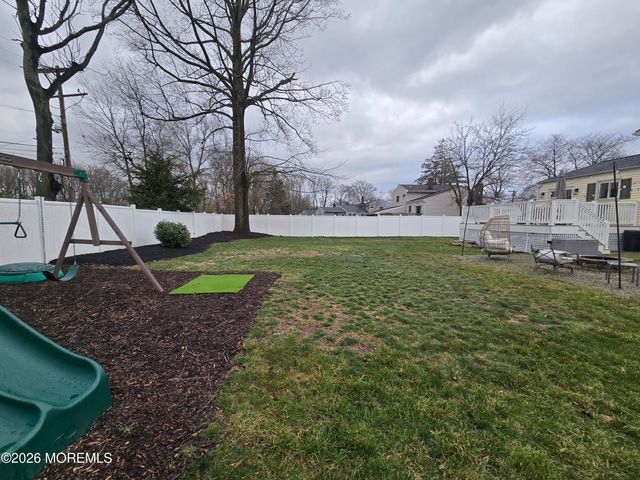 5 Stratton Place, Middletown, NJ 07748