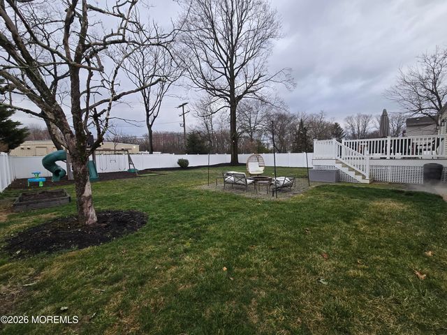 5 Stratton Place, Middletown, NJ 07748