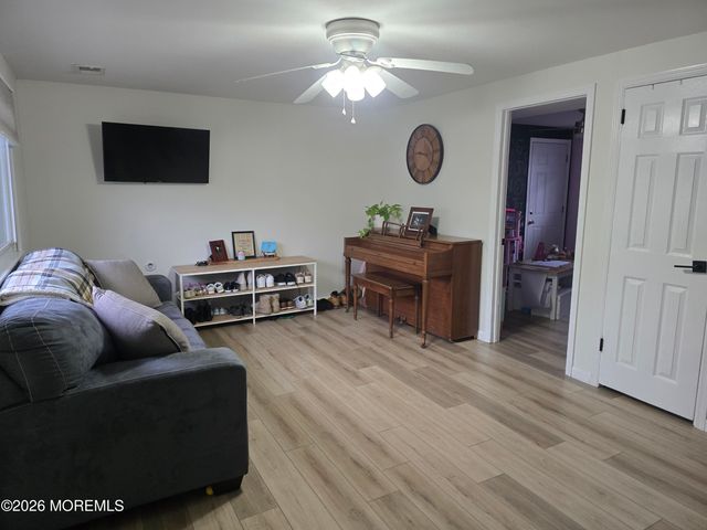 5 Stratton Place, Middletown, NJ 07748