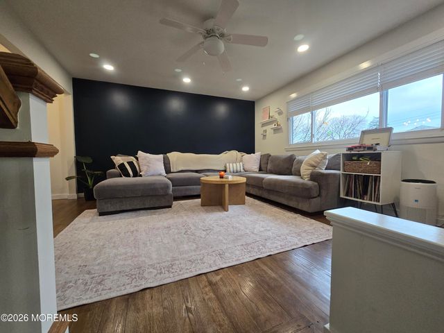 5 Stratton Place, Middletown, NJ 07748