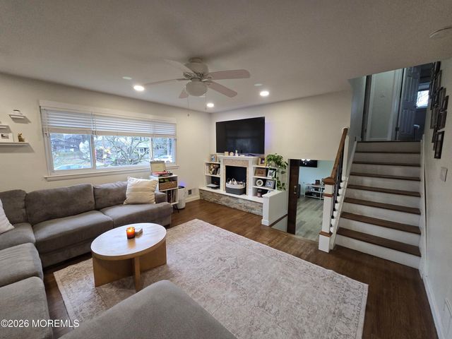 5 Stratton Place, Middletown, NJ 07748