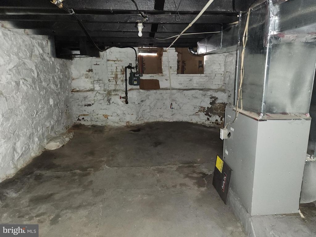 2865 W LAFAYETTE AVE, Baltimore, MD 21216