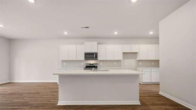 33 Weymouth Drive, Locust Grove, GA 30248