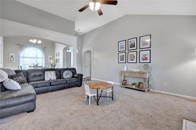 10 PINE SHADOW Circle, Covington, GA 30016