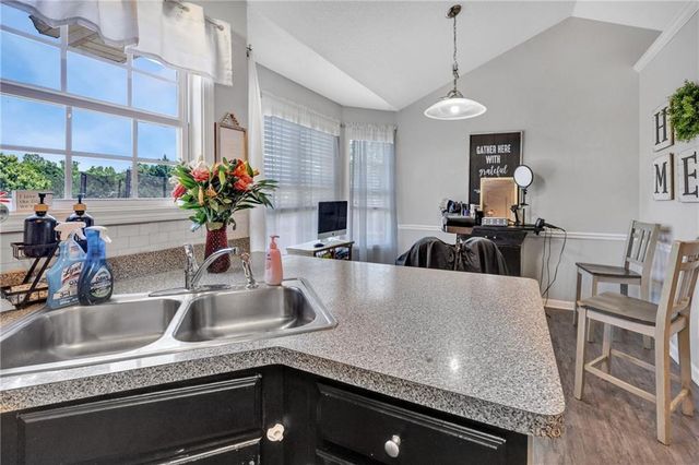 10 PINE SHADOW Circle, Covington, GA 30016