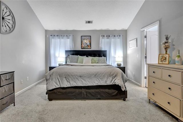 10 PINE SHADOW Circle, Covington, GA 30016