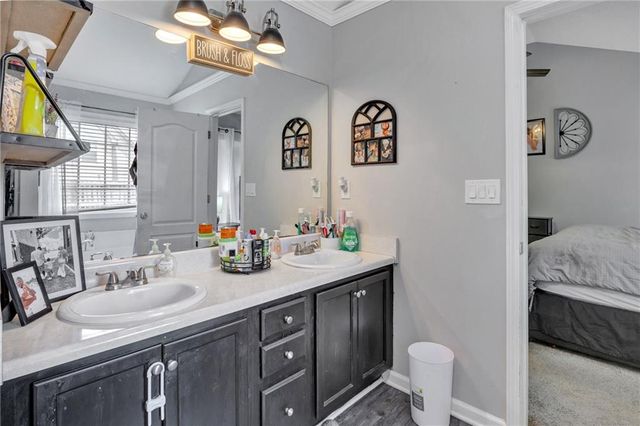 10 PINE SHADOW Circle, Covington, GA 30016