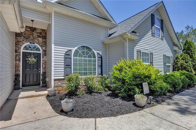 10 PINE SHADOW Circle, Covington, GA 30016