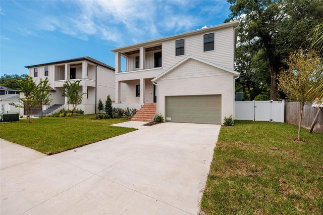 4703 W KNIGHTS AVENUE, Tampa, FL 33611