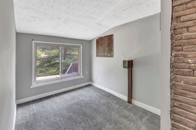 3953 Kirkup Avenue, Cincinnati, OH 45213
