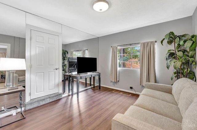 3953 Kirkup Avenue, Cincinnati, OH 45213