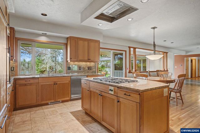 3715 Rivercrest Dr N, Keizer, OR 97303