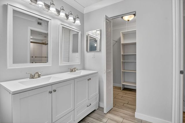 8 Royal Palm Way 203, Boca Raton, FL 33432