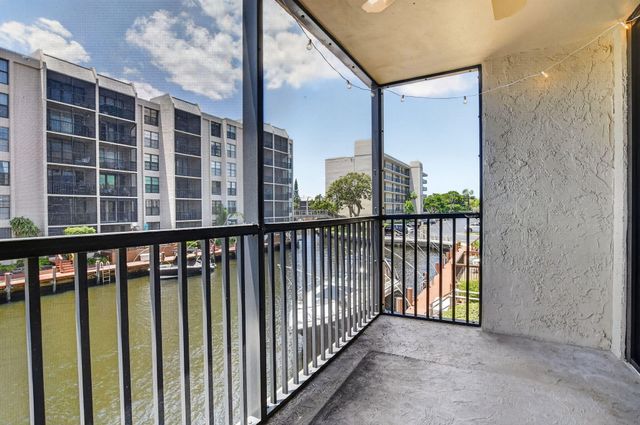 8 Royal Palm Way 203, Boca Raton, FL 33432