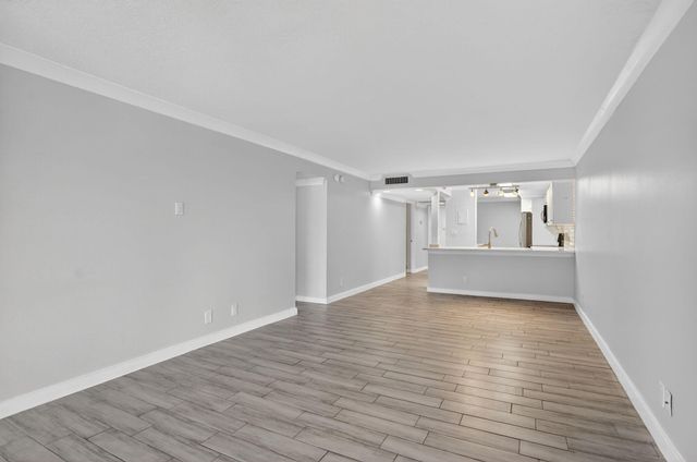 8 Royal Palm Way 203, Boca Raton, FL 33432