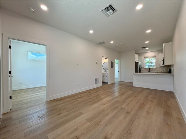 2846 30TH AVENUE N, St Petersburg, FL 33713