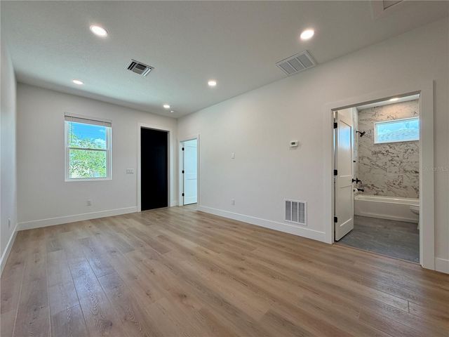 2846 30TH AVENUE N, St Petersburg, FL 33713