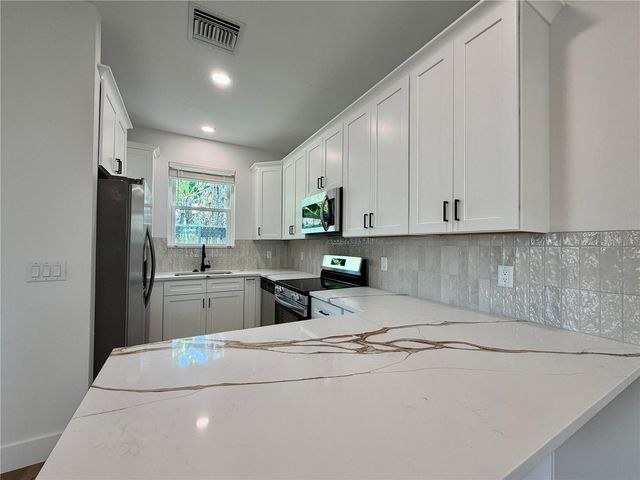 2846 30TH AVENUE N, St Petersburg, FL 33713