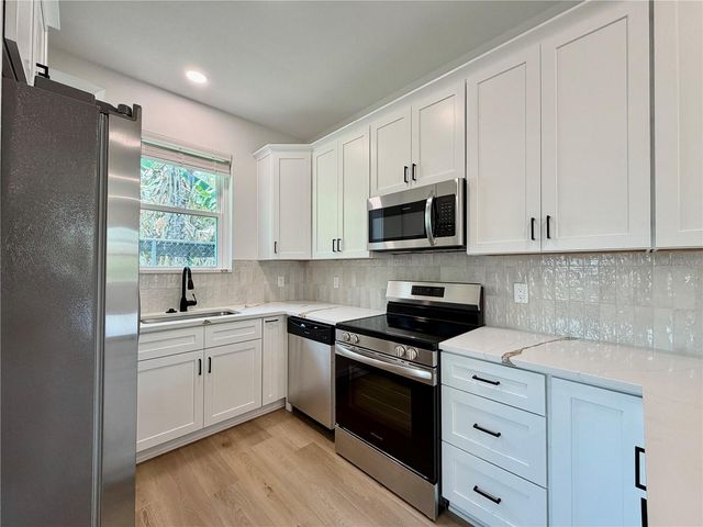 2846 30TH AVENUE N, St Petersburg, FL 33713