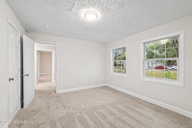 606 JACKSON Avenue N, Jacksonville, FL 32220