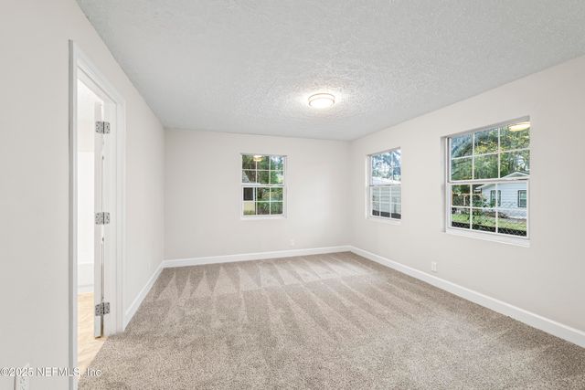 606 JACKSON Avenue N, Jacksonville, FL 32220